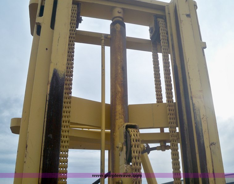 image for item 5258 Wiggins All Terrain forklift