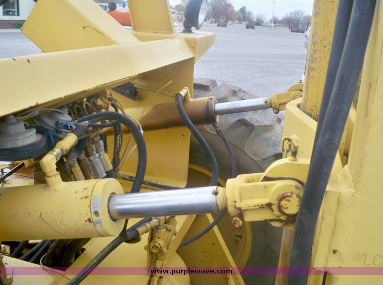 image for item 5258 Wiggins All Terrain forklift