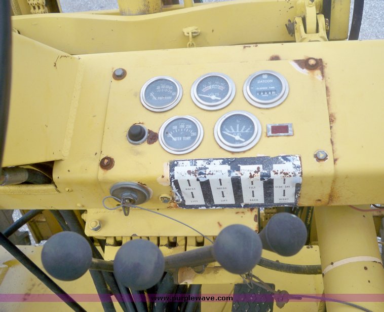 image for item 5258 Wiggins All Terrain forklift