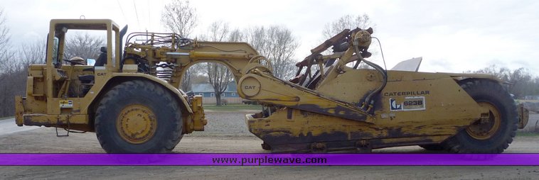 image for item 5300 1979 Caterpillar 623B paddle scraper