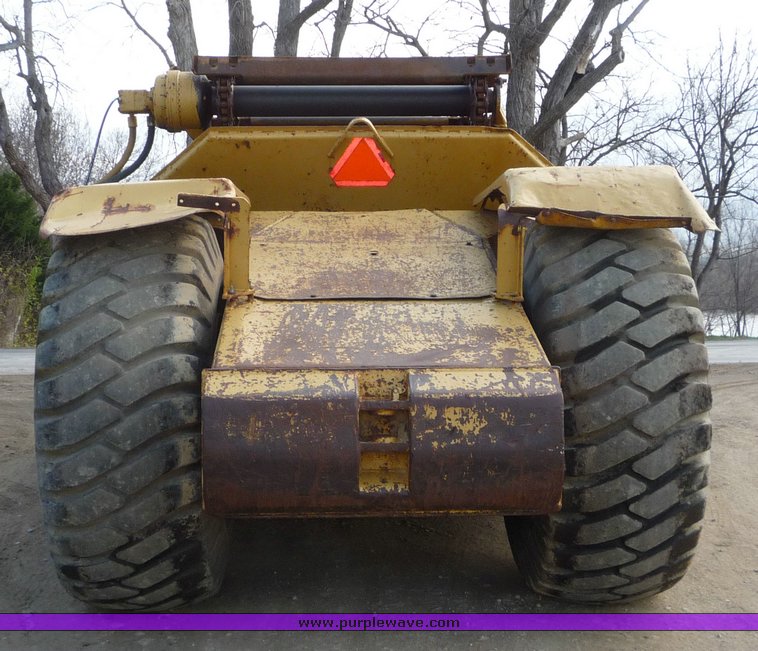 image for item 5300 1979 Caterpillar 623B paddle scraper