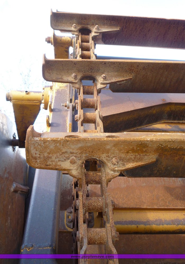 image for item 5300 1979 Caterpillar 623B paddle scraper