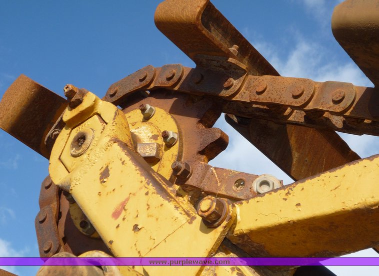 image for item 5300 1979 Caterpillar 623B paddle scraper