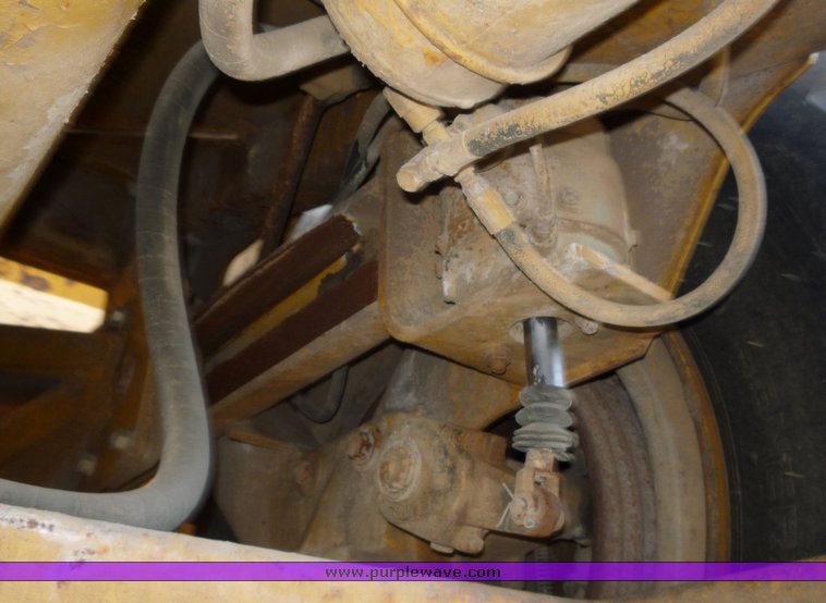 image for item 5300 1979 Caterpillar 623B paddle scraper