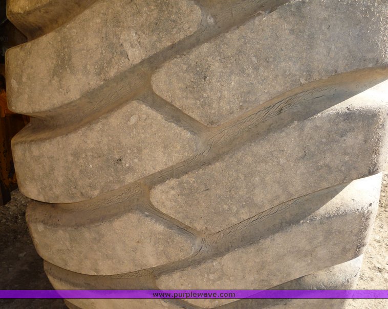 image for item 5300 1979 Caterpillar 623B paddle scraper