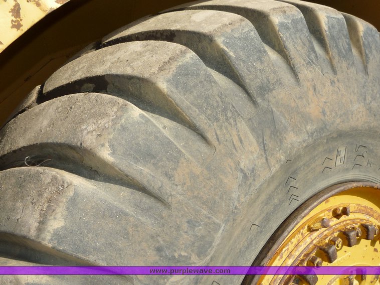 image for item 5300 1979 Caterpillar 623B paddle scraper