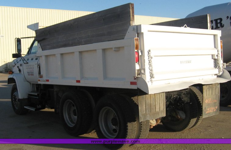 image for item 6419 1988 GMC Topkick ME6500 C7D064 tandem axle truck with 12' Doonan dump bed