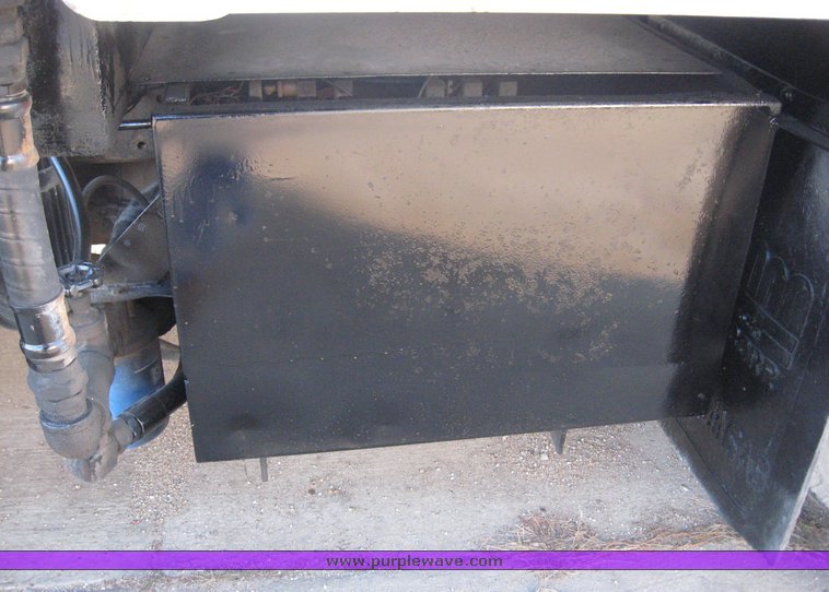 image for item 6419 1988 GMC Topkick ME6500 C7D064 tandem axle truck with 12' Doonan dump bed