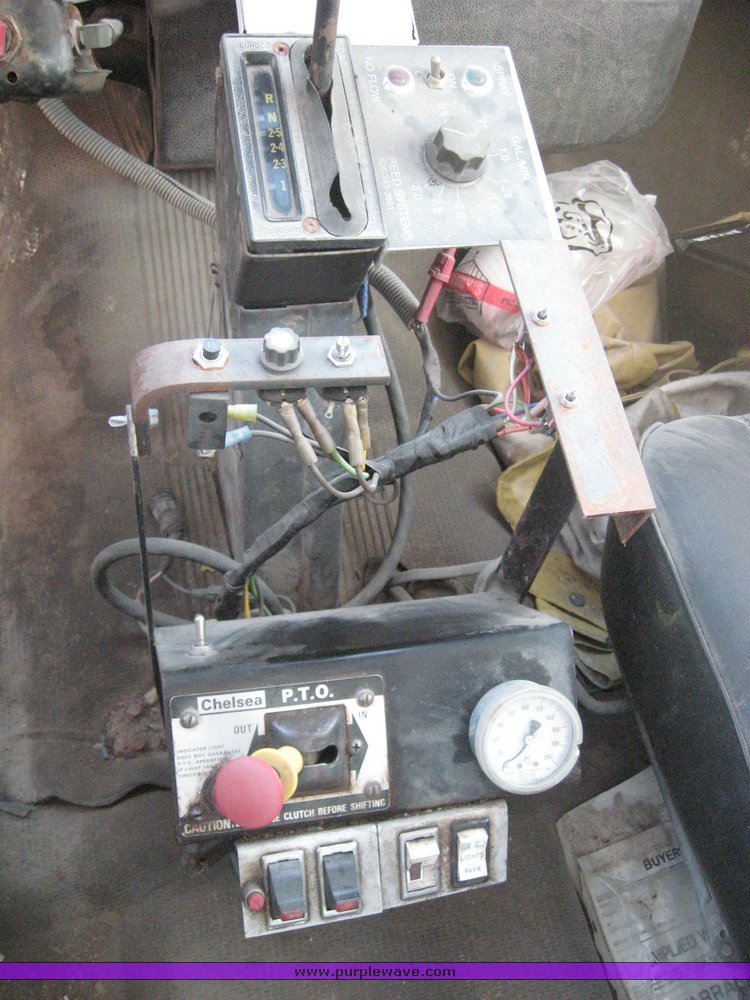 image for item 6419 1988 GMC Topkick ME6500 C7D064 tandem axle truck with 12' Doonan dump bed