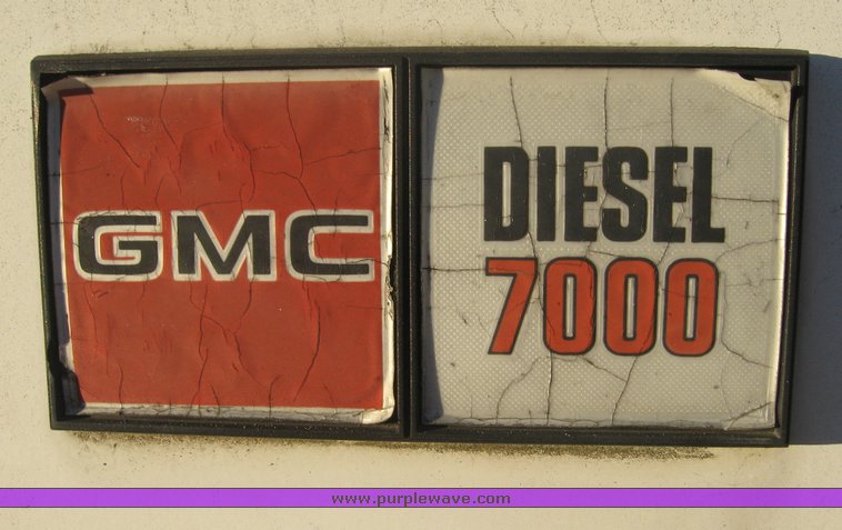 image for item 6419 1988 GMC Topkick ME6500 C7D064 tandem axle truck with 12' Doonan dump bed