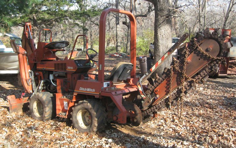 image for item 6612 1997 Ditch Witch 3610 wheeled trencher