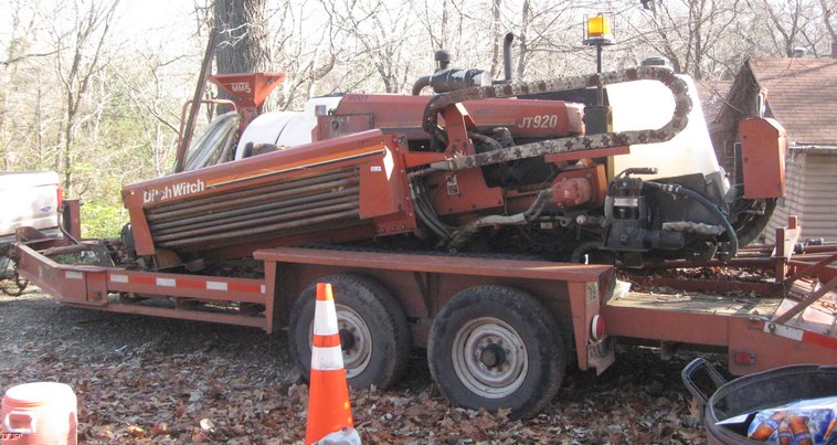 image for item 6613 1997 Ditch Witch JT-920 directional drill with trailer