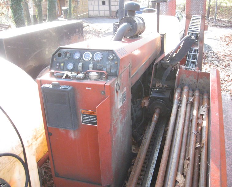 image for item 6613 1997 Ditch Witch JT-920 directional drill with trailer
