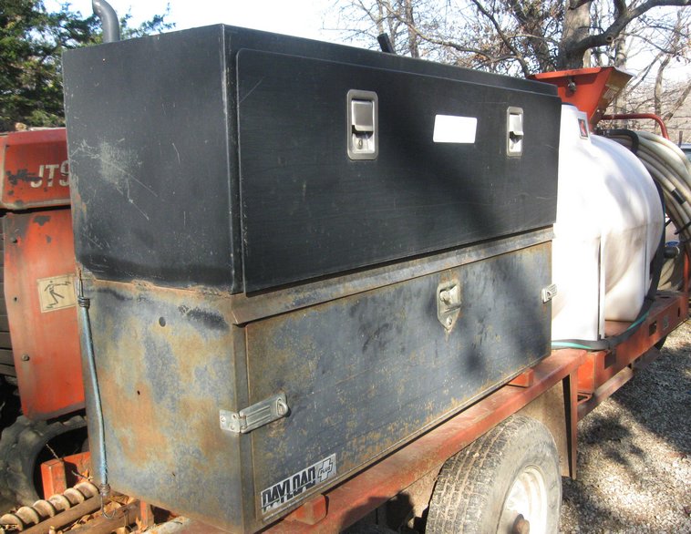 image for item 6613 1997 Ditch Witch JT-920 directional drill with trailer