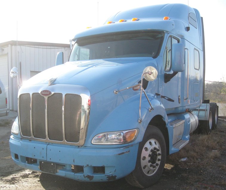 image for item 6617 2001 Peterbilt 387 semi truck