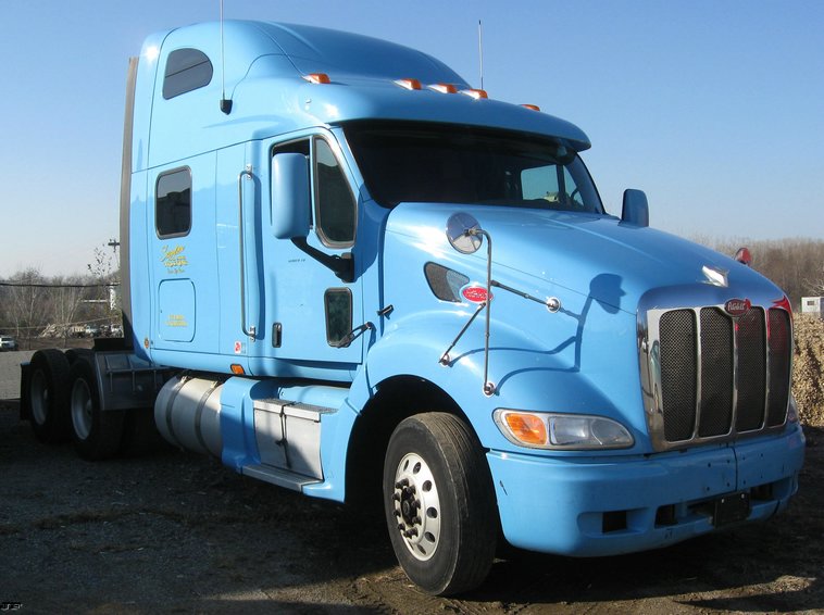 image for item 6617 2001 Peterbilt 387 semi truck
