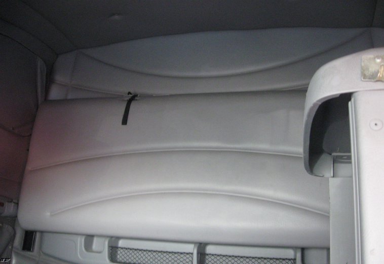 image for item 6617 2001 Peterbilt 387 semi truck