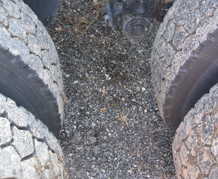 image for item 6617 2001 Peterbilt 387 semi truck