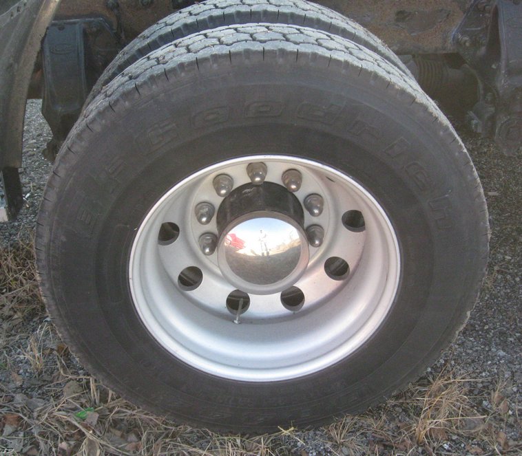 image for item 6617 2001 Peterbilt 387 semi truck