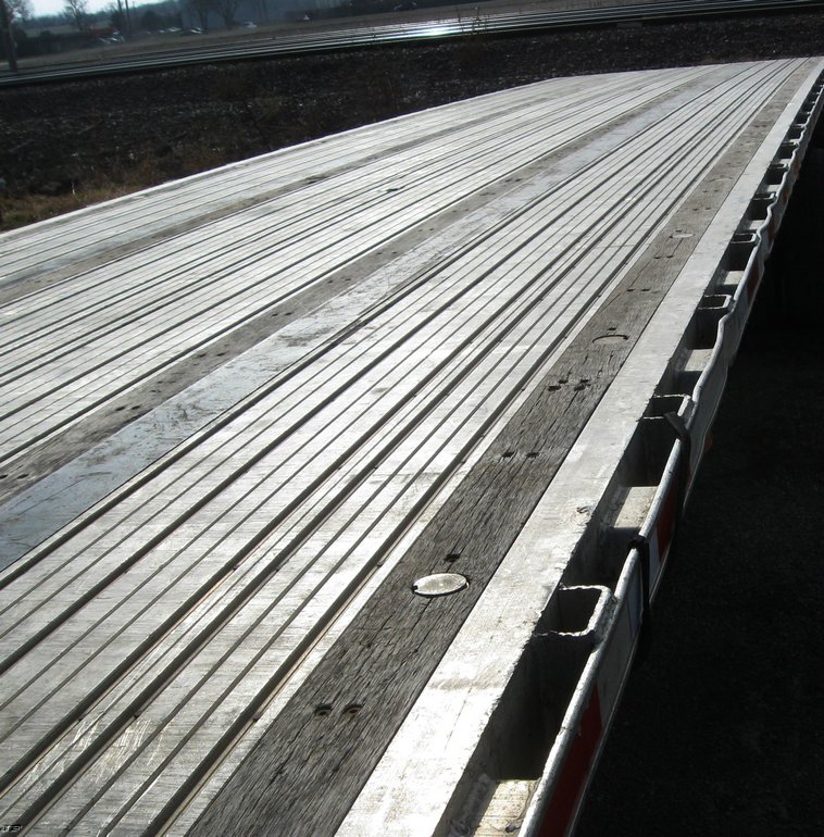 image for item 6660 2001 Transcraft 53'L x 102