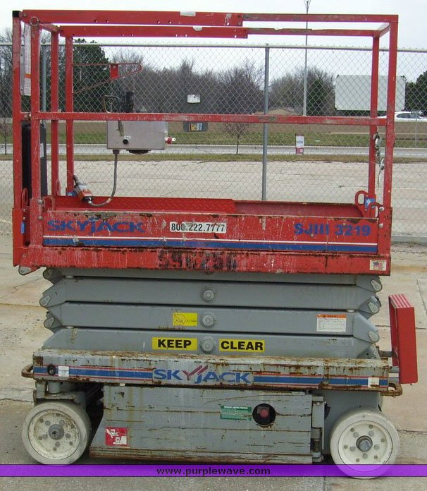 image for item 5008 2005 Skyjack SJ III 3219 scissor lift