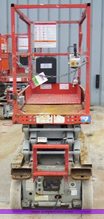 image for item 5008 2005 Skyjack SJ III 3219 scissor lift