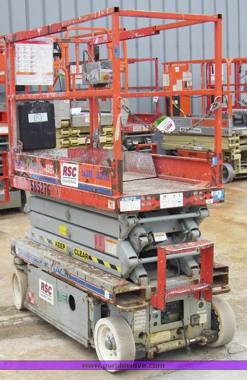 image for item 5009 2005 Skyjack SJ III 3219 scissor lift