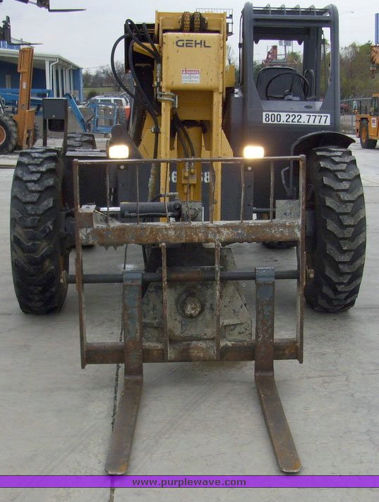 image for item 5010 2005 Gehl RS8-42 telehandler
