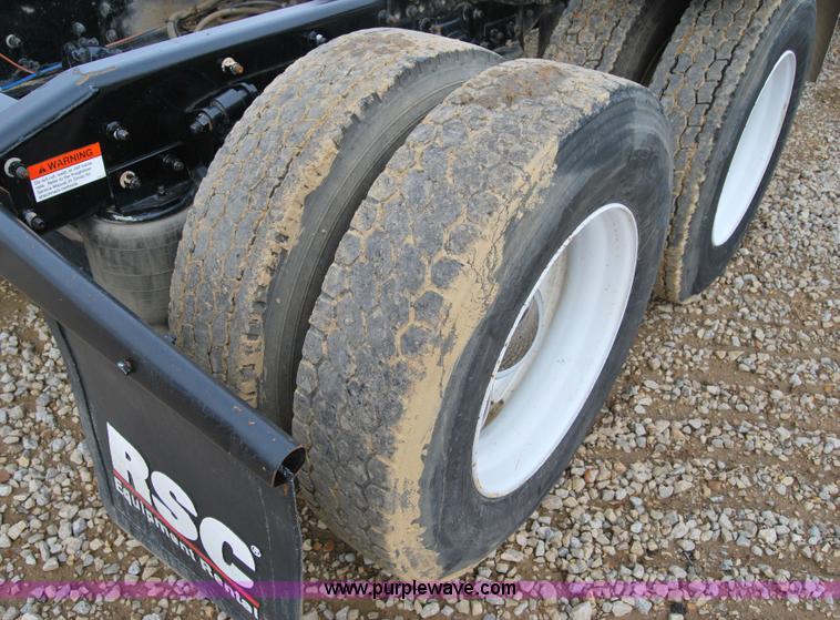 image for item 6032 2005 Freightliner CL120ST tandem axle truck tractor