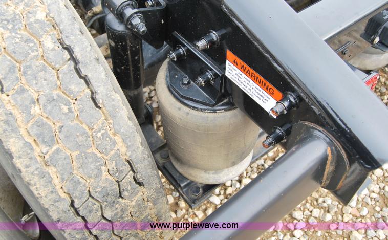 image for item 6032 2005 Freightliner CL120ST tandem axle truck tractor