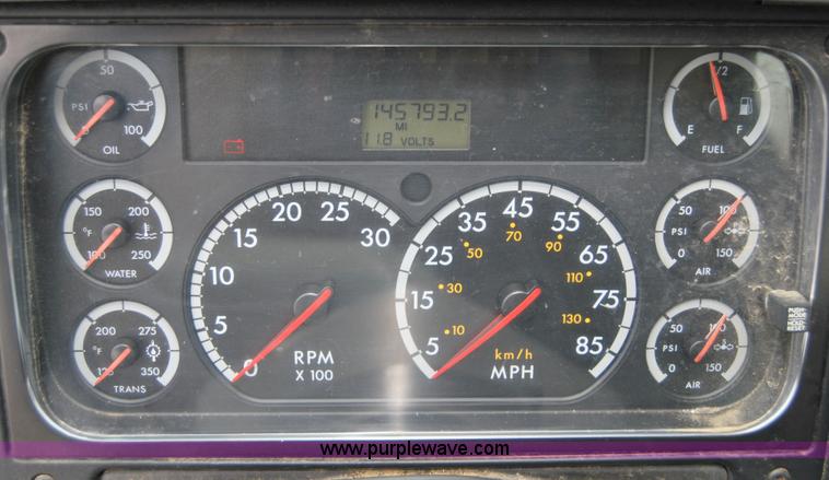 image for item 6032 2005 Freightliner CL120ST tandem axle truck tractor