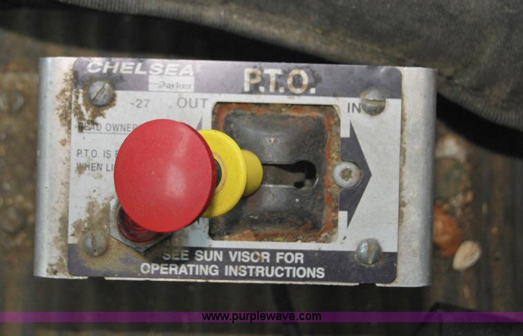 image for item 6032 2005 Freightliner CL120ST tandem axle truck tractor