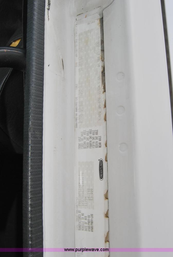 image for item 6032 2005 Freightliner CL120ST tandem axle truck tractor