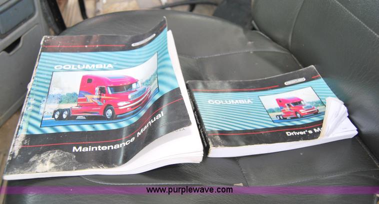 image for item 6032 2005 Freightliner CL120ST tandem axle truck tractor