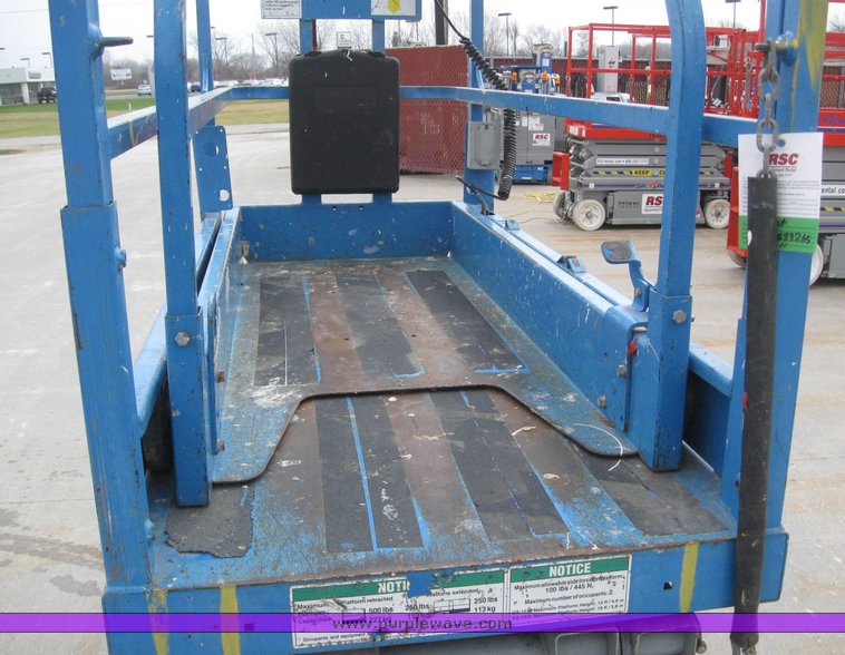 image for item 6597 2005 Genie GS-1930 scissor lift