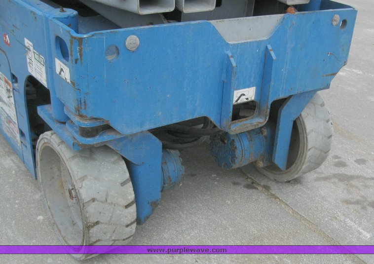 image for item 6597 2005 Genie GS-1930 scissor lift