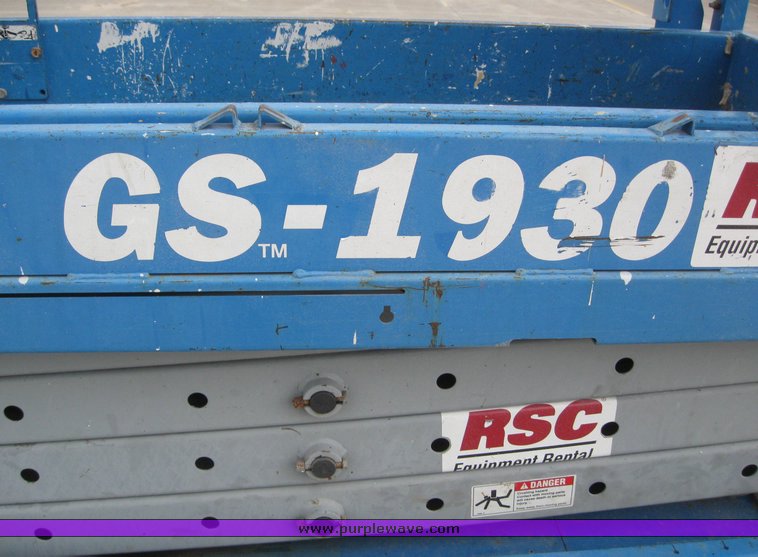 image for item 6597 2005 Genie GS-1930 scissor lift
