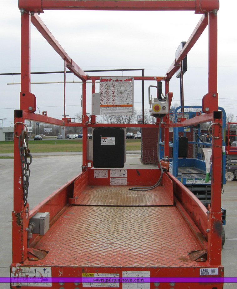 image for item 6598 2005 Skyjack SJ III 3226 scissor lift