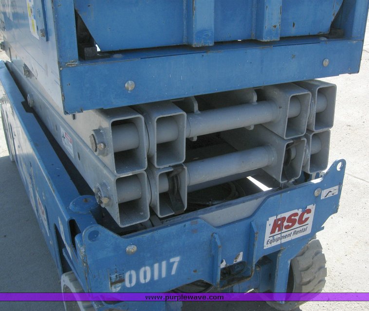 image for item 6599 2005 Genie GS-2032 scissor lift