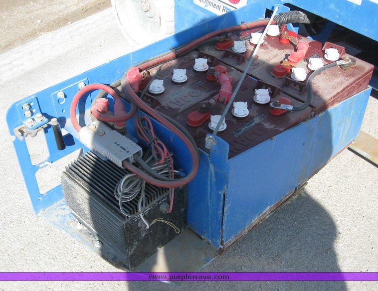 image for item 6599 2005 Genie GS-2032 scissor lift