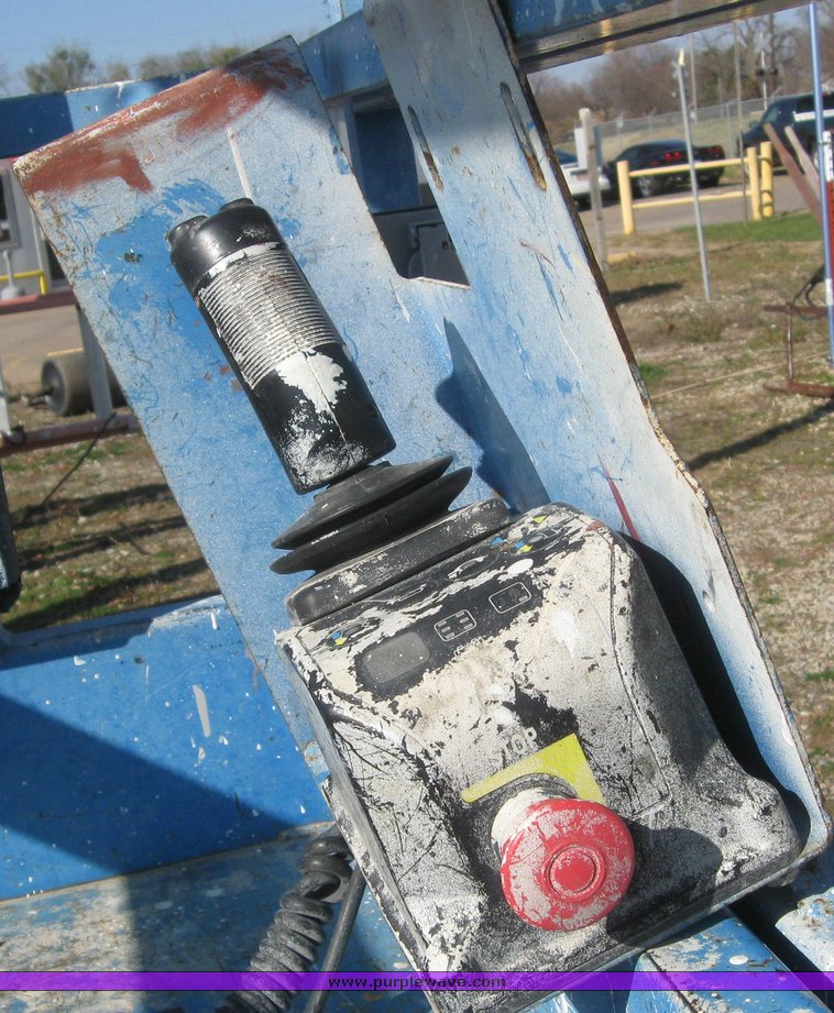 image for item 6600 2005 Genie GS-2032 scissor lift