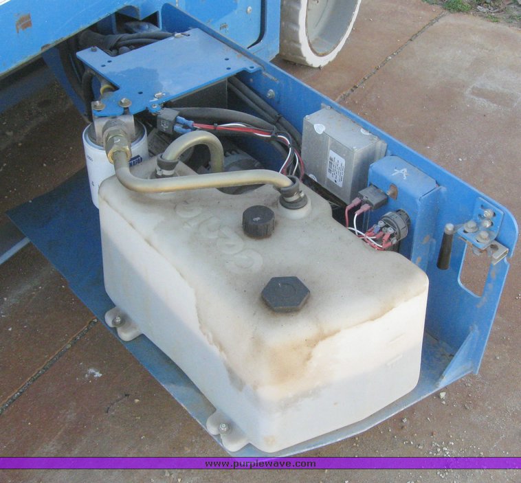 image for item 6600 2005 Genie GS-2032 scissor lift