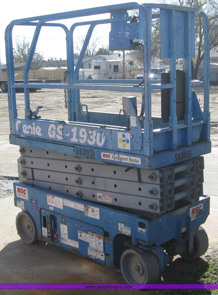 image for item 6601 2005 Genie GS-1930 scissor lift