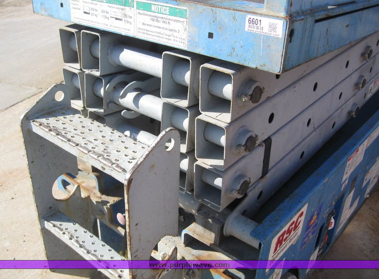 image for item 6601 2005 Genie GS-1930 scissor lift