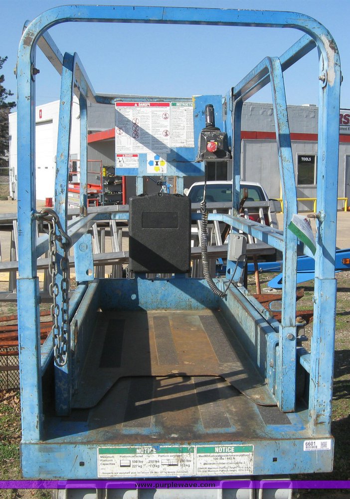 image for item 6601 2005 Genie GS-1930 scissor lift