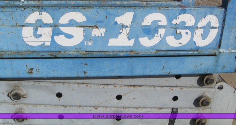 image for item 6601 2005 Genie GS-1930 scissor lift