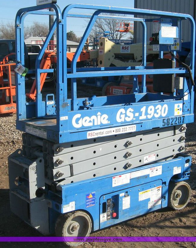 image for item 6614 2005 Genie GS-1930 scissor lift