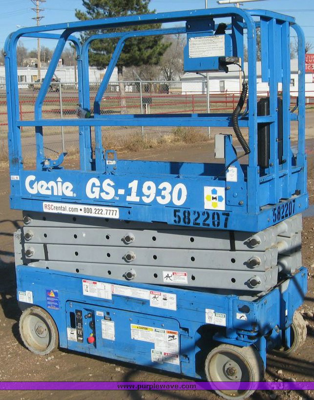 image for item 6614 2005 Genie GS-1930 scissor lift