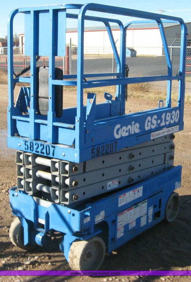 image for item 6614 2005 Genie GS-1930 scissor lift