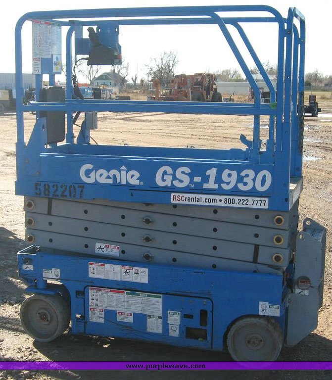 image for item 6614 2005 Genie GS-1930 scissor lift